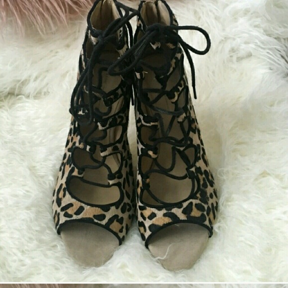 SOLD!!!   Zara leopard heels Size 39 lace up - Picture 2 of 4