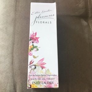 Estée Lauder Pleasures Florals Parfum Spray