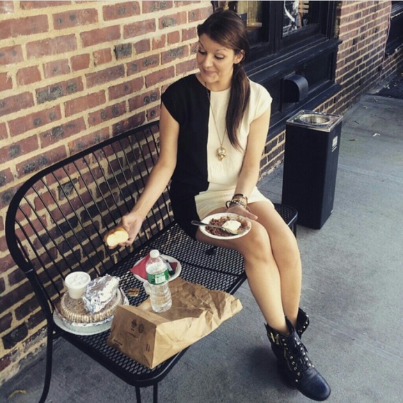 Meet your Posher, Dani - Picture 2 of 5