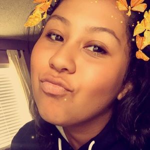 Meet your Posher, Andrea