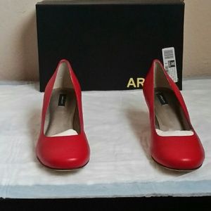 Arrays low heel