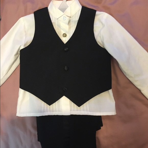 Boys Black Tuxedo size 2T - Picture 3 of 4
