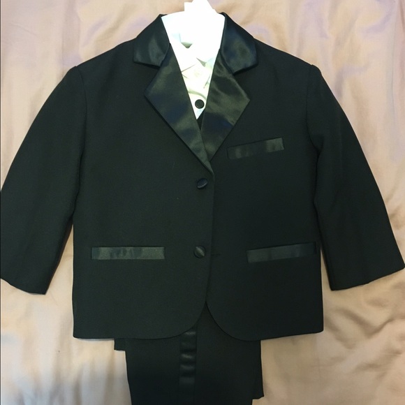 Boys Black Tuxedo size 2T - Picture 4 of 4
