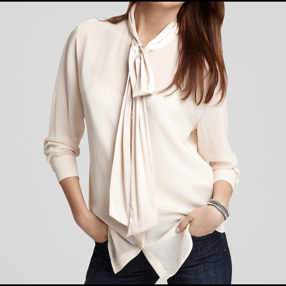 Equipment Meredyth top.