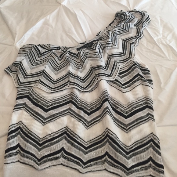 Worn twice, super cute off the shoulder top