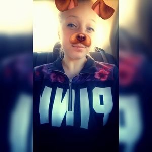 Meet your Posher, Cassandra