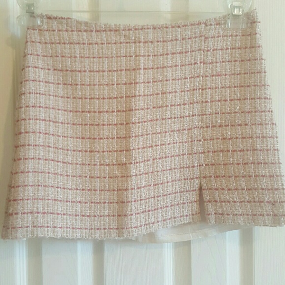 Mini pink tweed skirt