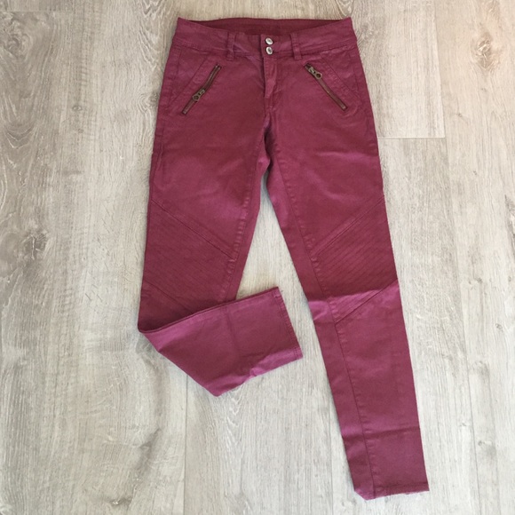 AEO Skinny Maroon Pants