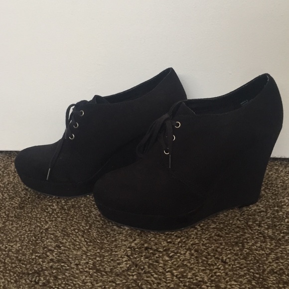 Black Poppy Lace Up Wedge - PacSun