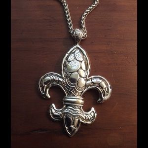 Fleur De Lis Necklace and Earrings Set