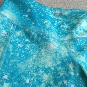 Acid wash/seafoam print Aqua and white Capri