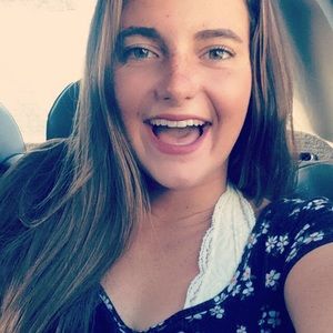 Meet your Posher, Cassie