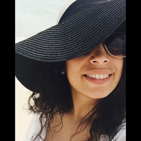 Meet your Posher, Ester