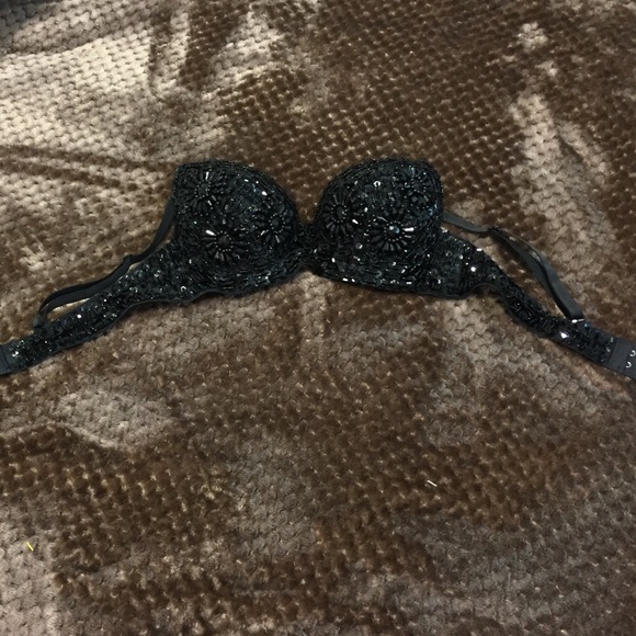 Black sequence bra