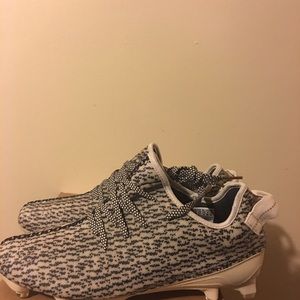 Yeezy Cleats size 10