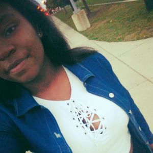 Meet your Posher, Kenisha