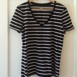 BNWOT Old Navy Striped T-Shirt (S)