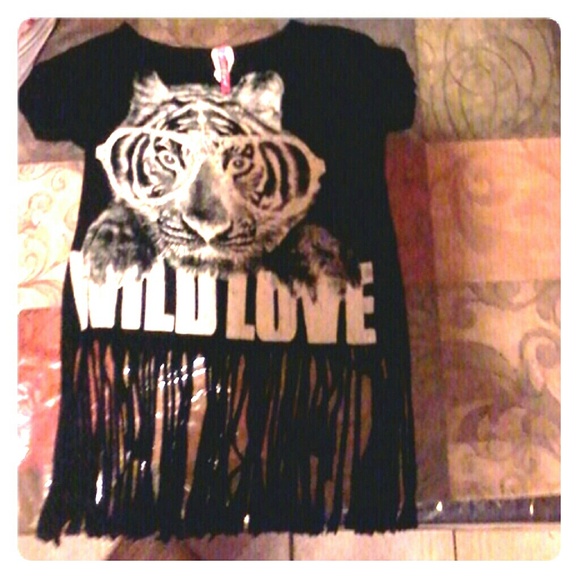 A lion shirt