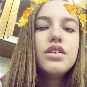 Meet your Posher, Makayla