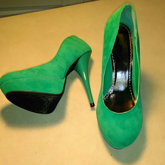 # NWOT Women shoes - Picture 2 of 2