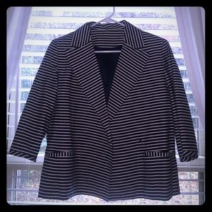 Navy & white striped 3/4 sleeve Blazer!!!