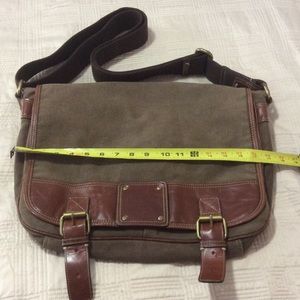 Fossil messenger bag