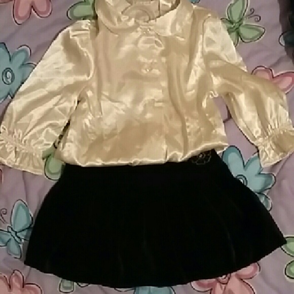 NWT blouse and matching felt skirt