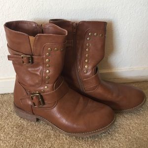 Brown boots for Fall🍁🍂🌾