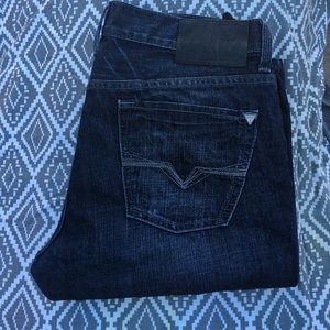 Guess Jeans size 34 30 . Slim straight.