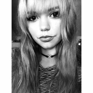 Meet your Posher, Chloe