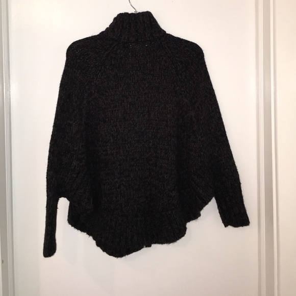 Michael Kors alpaca poncho/jacket sweater - Picture 4 of 4