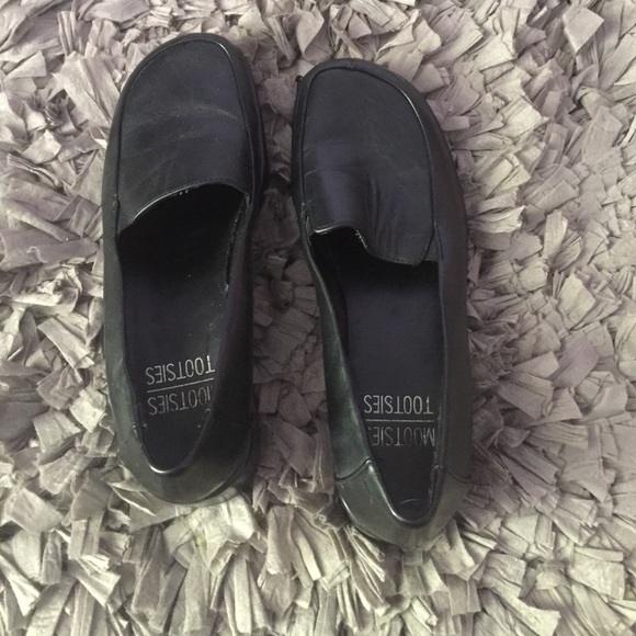 Women's size 6 1/2 black dress shoes