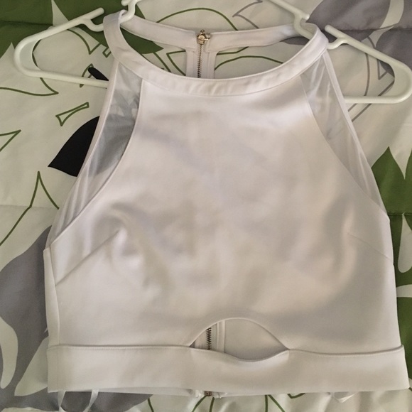 Cute White mesh insert and cutout crop top! 🏳🏳🏳