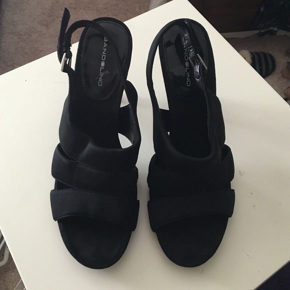 Bandolino black strappy heels