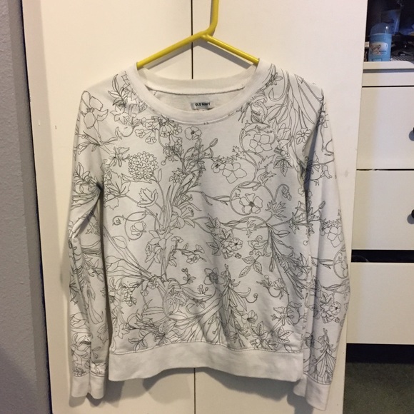 Old Navy black and white crew neck