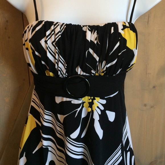 🖤Removing from closet if not sold today! Black Floral Belted Sundress - Picture 2 of 4