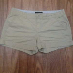 Aeropostale midi twill khaki shorts