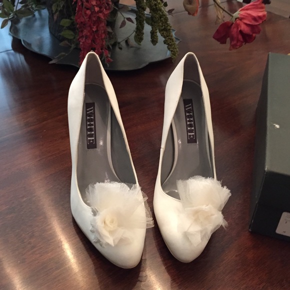 Vera Wang Bridal Shoes - Ivory Pump - NEW- 8