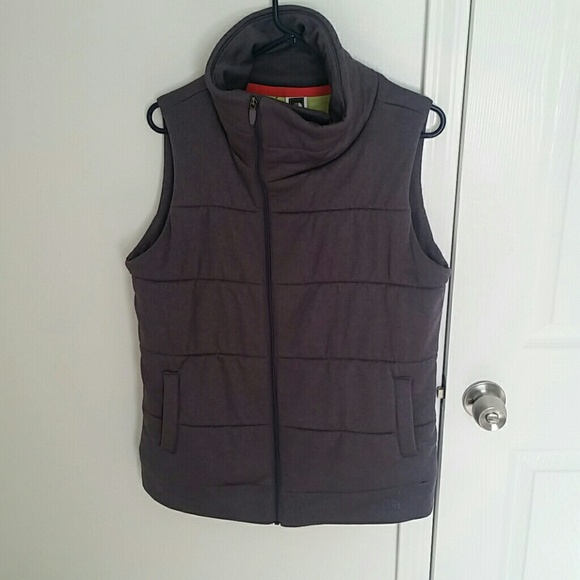 Womans north face vest