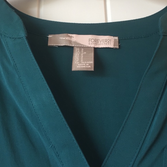 Teal/Green 3/4 shirt Forever21 - Picture 2 of 2