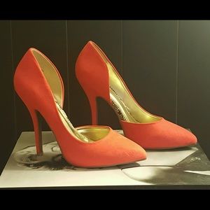 Like New Orange Heels size 10.
