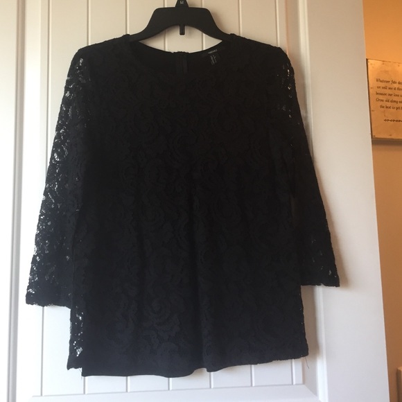 Black lace - Picture 1 of 3