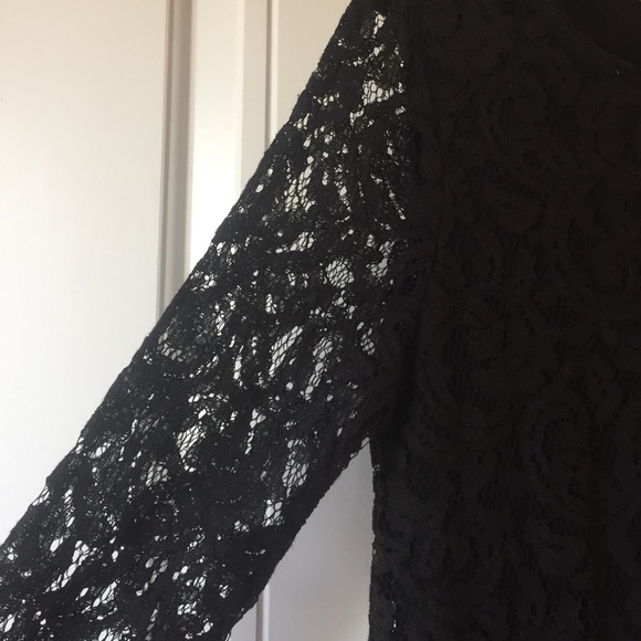 Black lace - Picture 2 of 3
