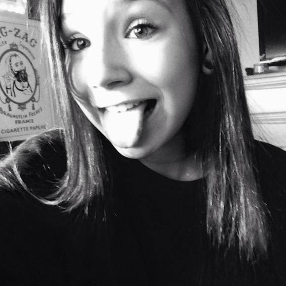 Meet your Posher, Alexia