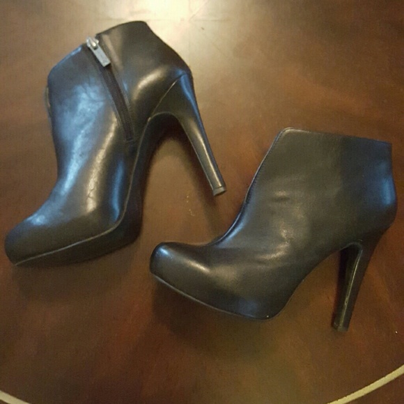 Black Leather Jessica Simpson Booties