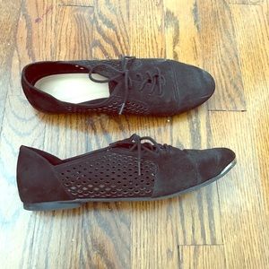 Cutout oxford shoes