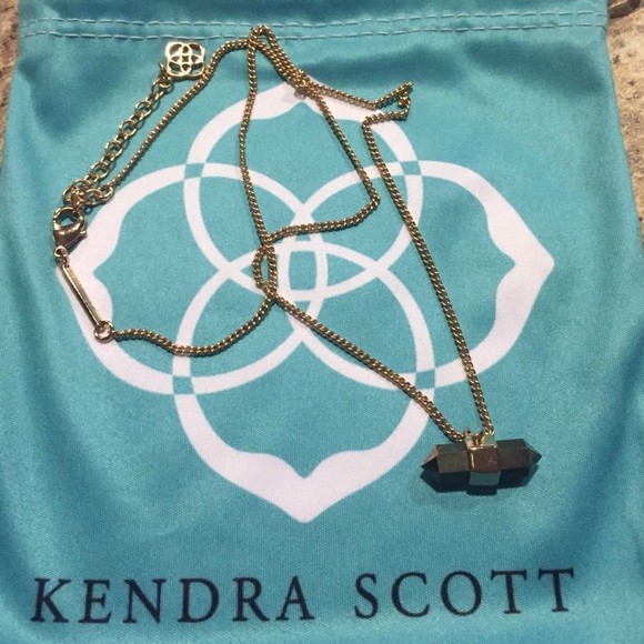 Kendra Scott necklace