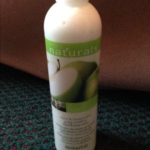 Apple and honeysuckle lotion