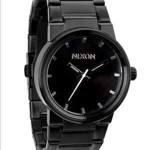 Black Nixon watch - unisex, worn twice EUC