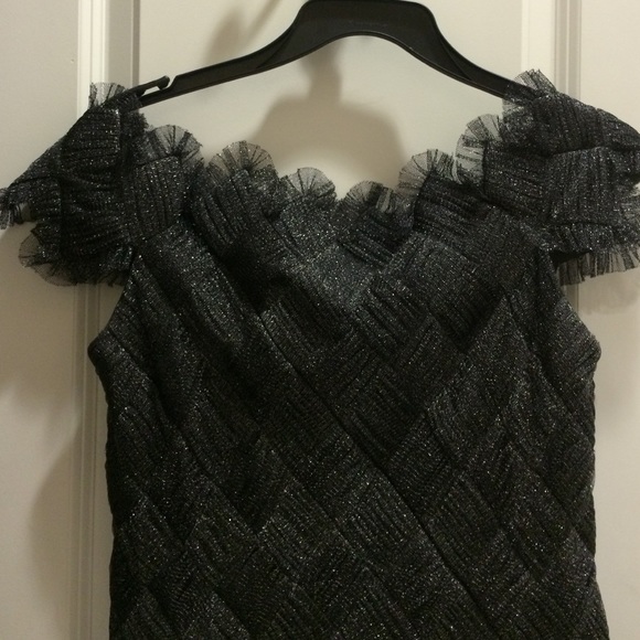 Tadashi Shoji gorgeous full length gown - Picture 3 of 4